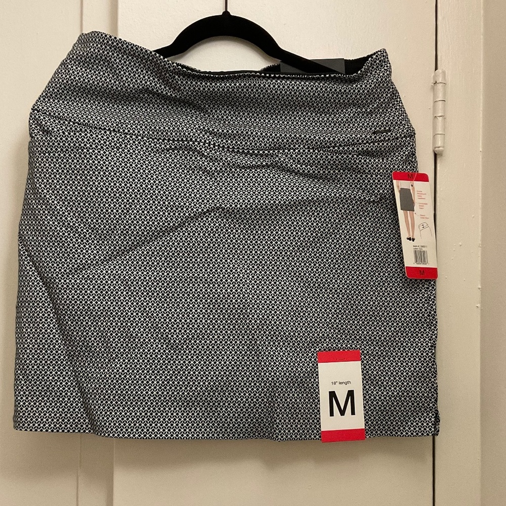 S.C. & CO.. 360 Tummy Control Skort M